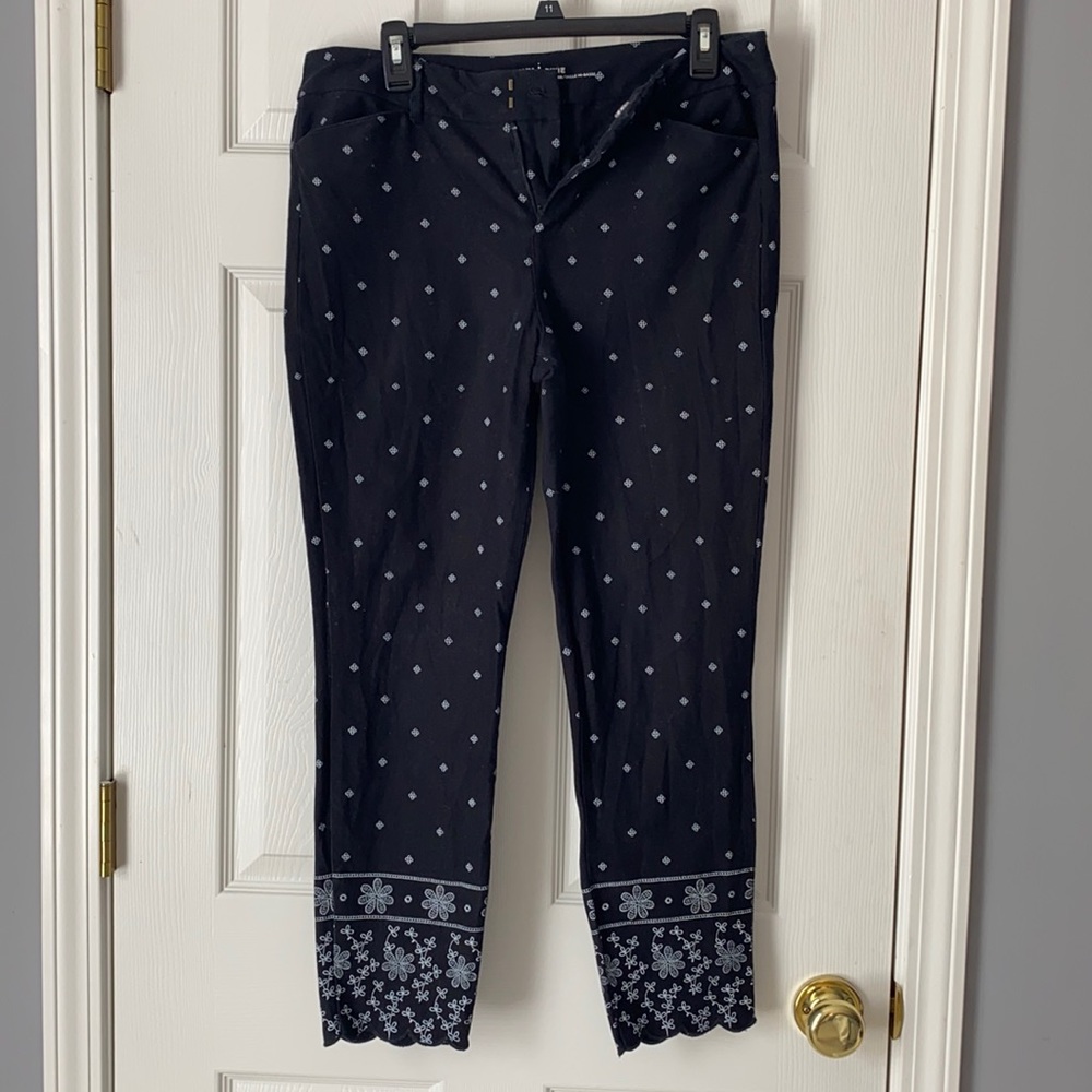 Old Navy Black & White Flower Pixie Pants 12